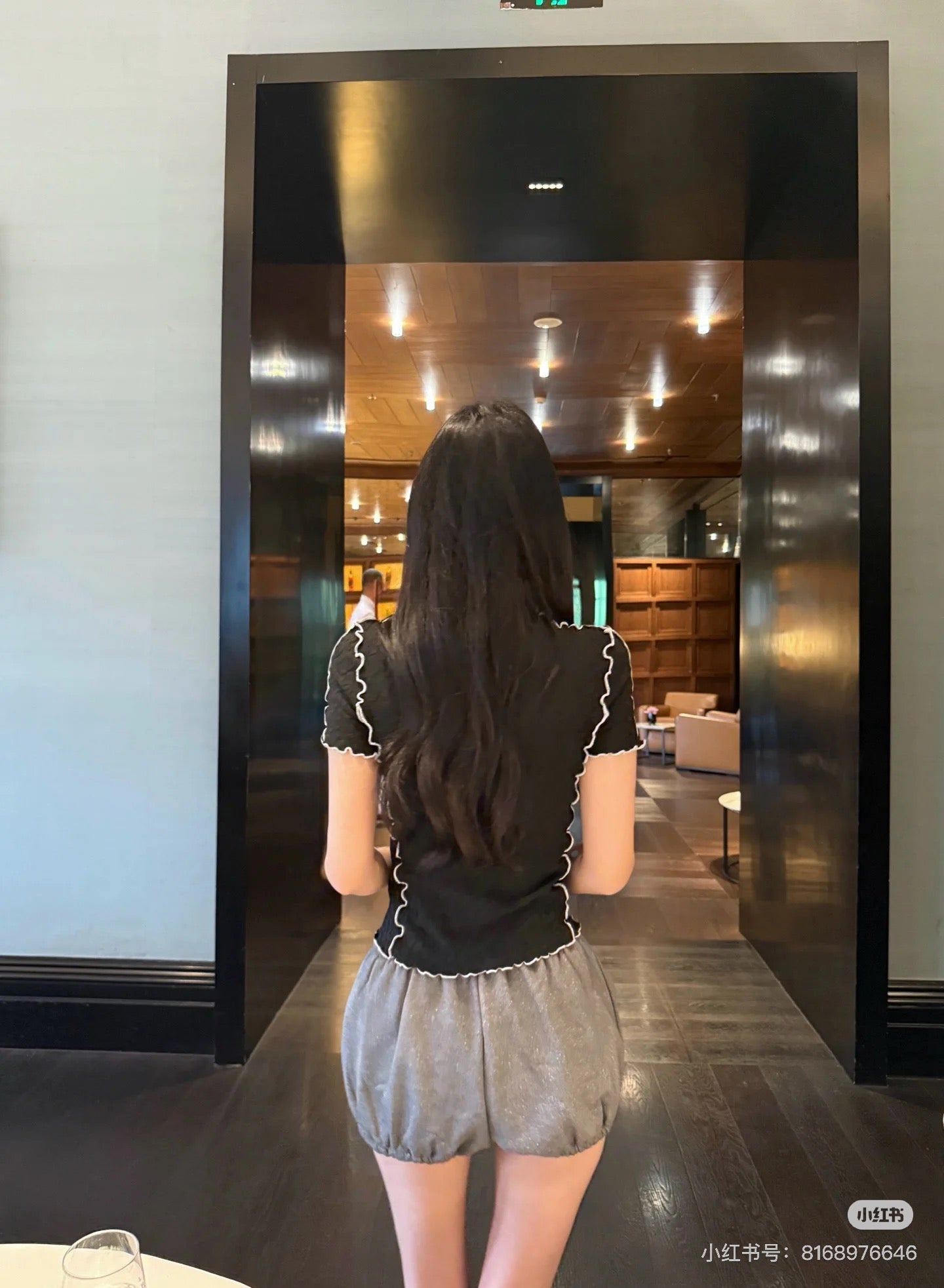 체인2호 / 샤넬 여성 신상 슬림 반팔 티셔츠 블랙