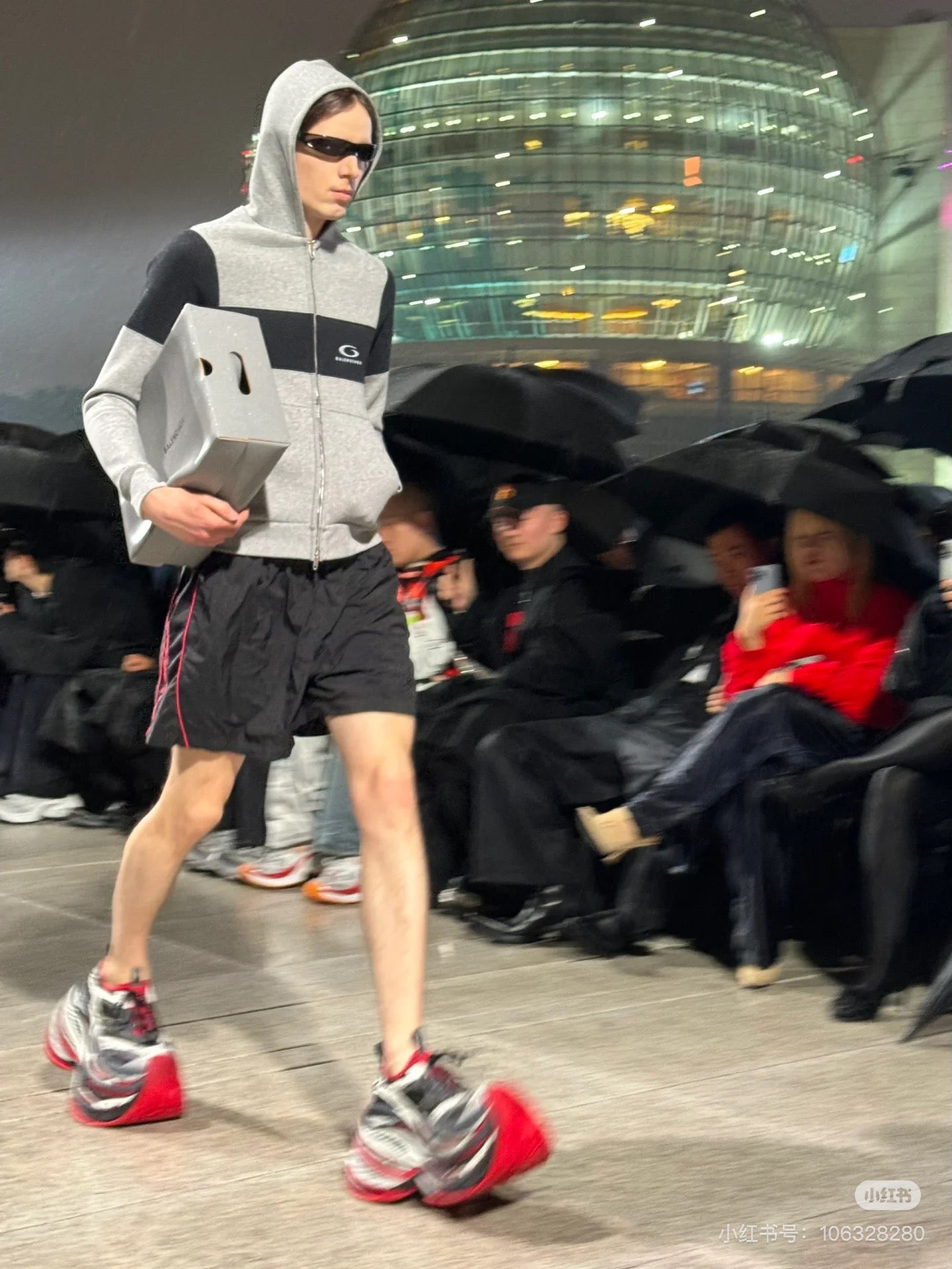 체인2호 / 발렌시아가 남성 반바지