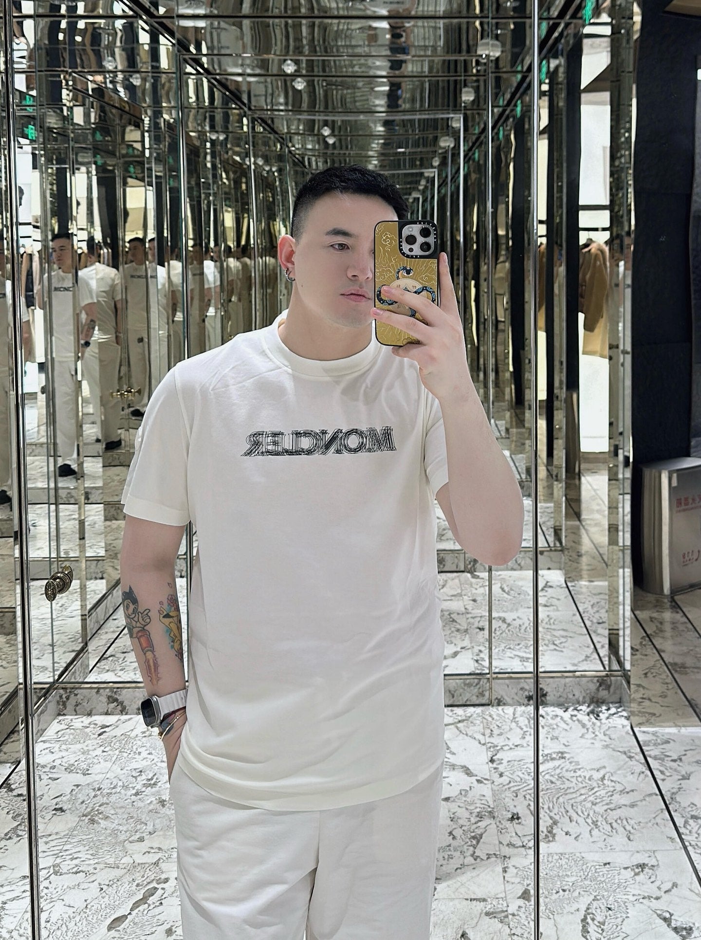 R공장 / 몽클레어 남성 흐림 알파벳 로고 면 반팔 티셔츠