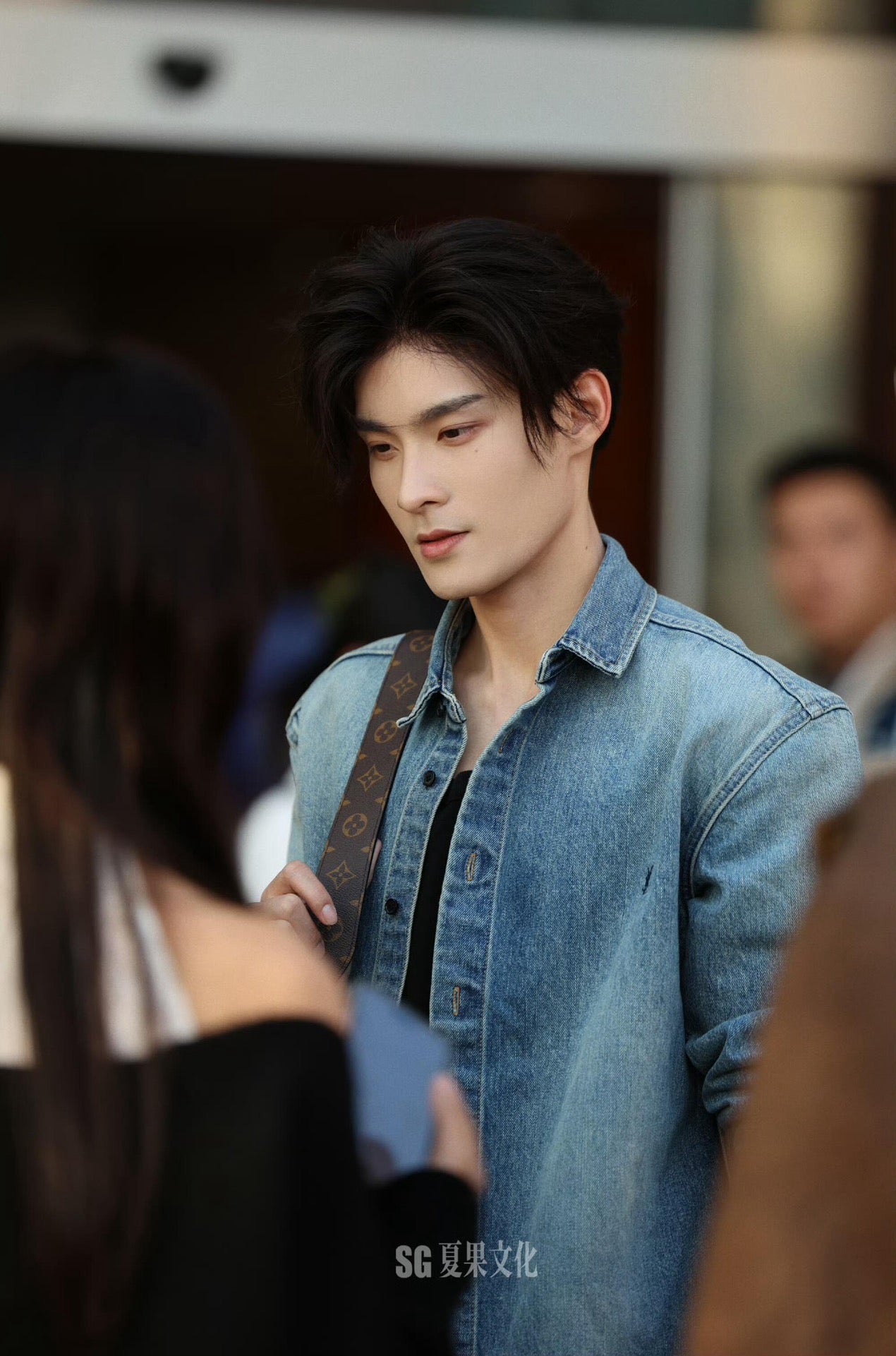 사슬 / 입생로랑 남성 여성 긴팔 데님 셔츠