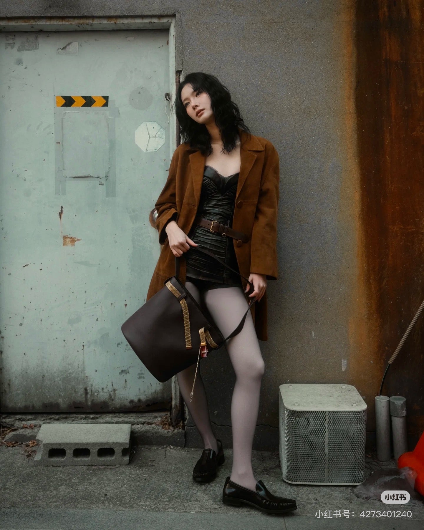 양 공장 / 프라다 버킷백