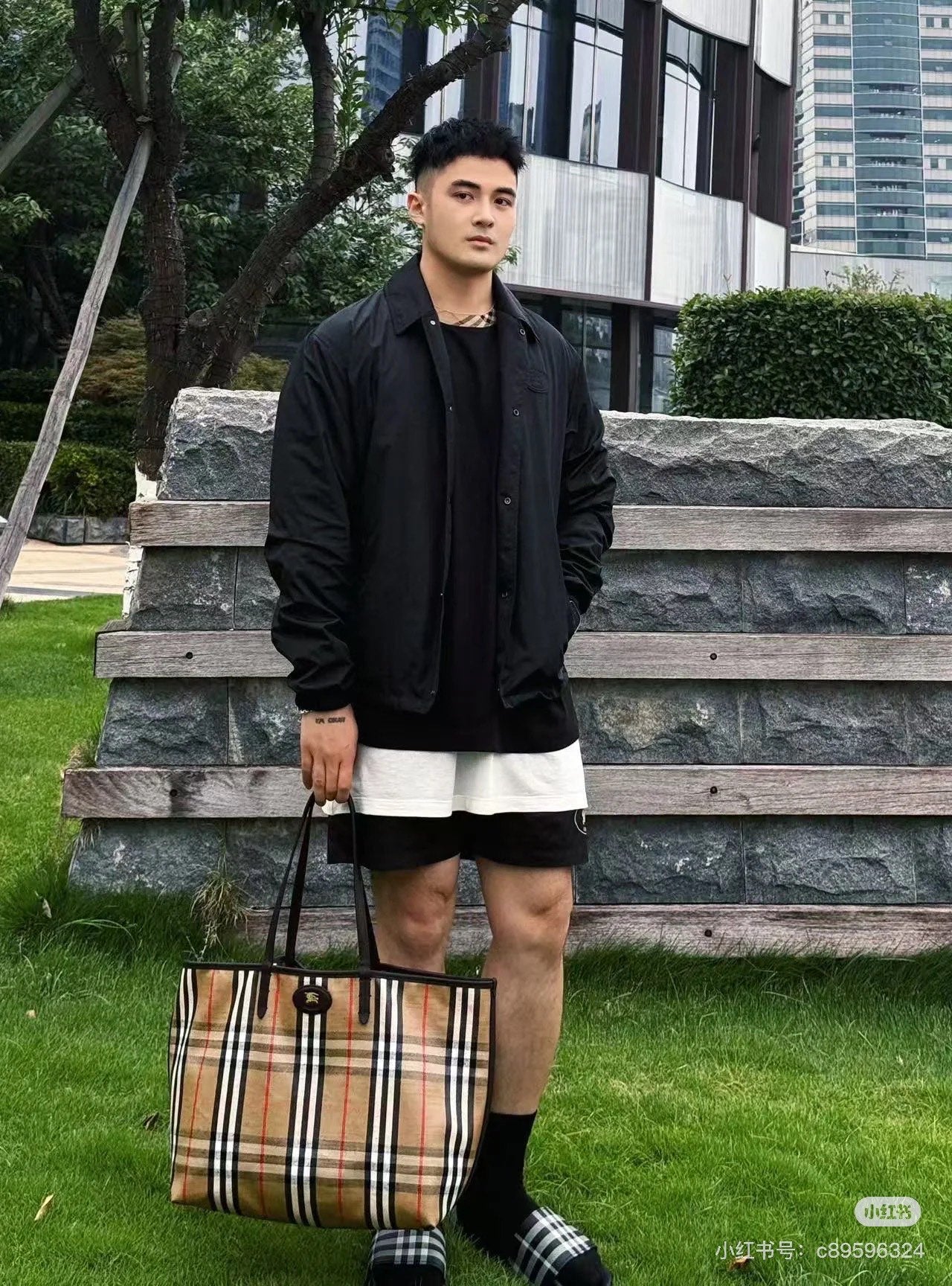 양 공장 / 버버리 쇼퍼백 가방