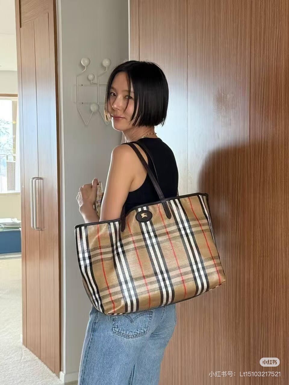 양 공장 / 버버리 쇼퍼백 가방
