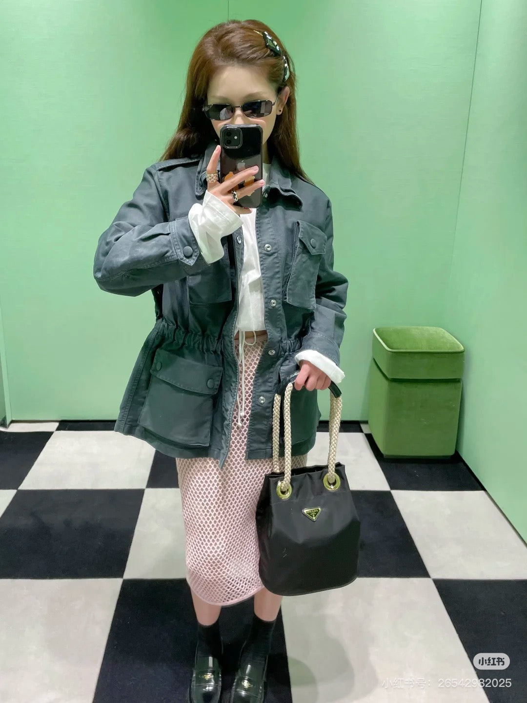 양 공장 / 프라다 물통 가방