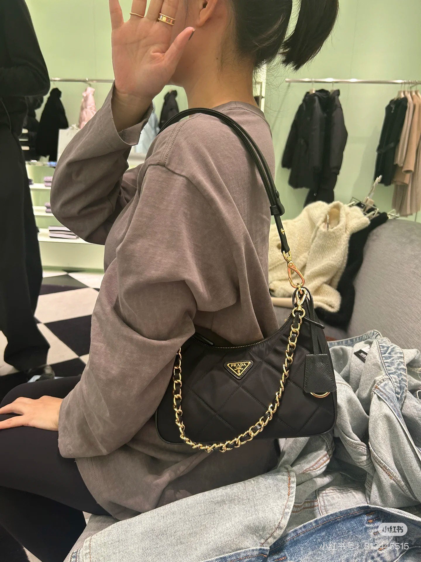 양 공장 / 프라다 체인 겨드랑이 가방