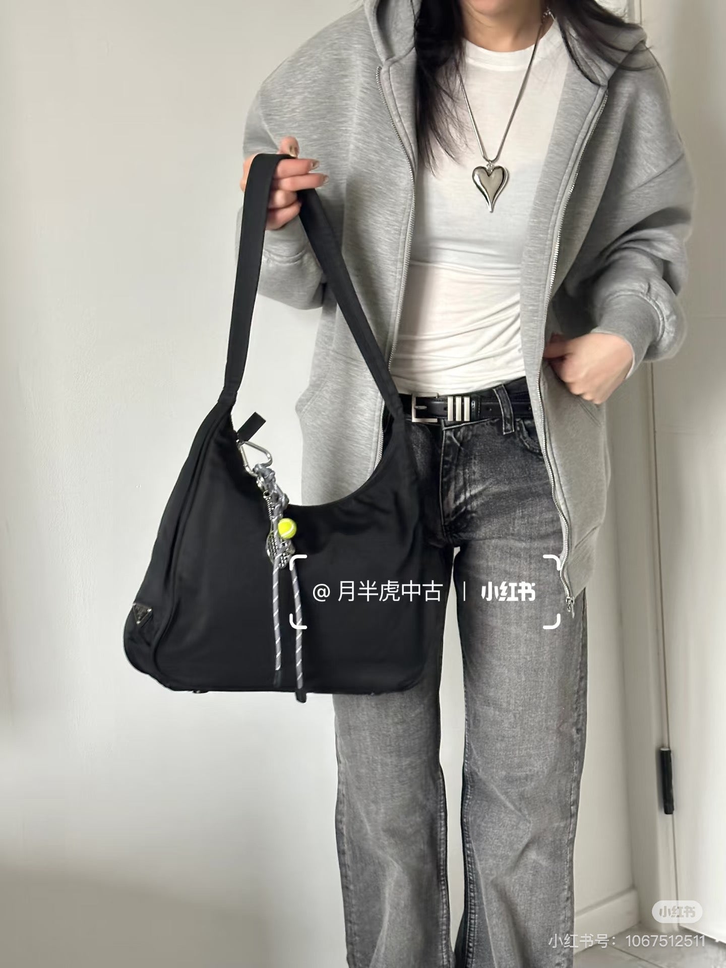 양 공장 / 프라다 나일론 겨드랑이 가방