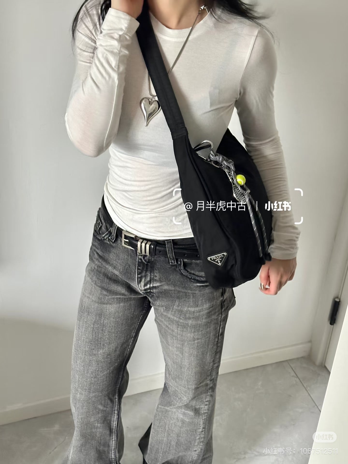 양 공장 / 프라다 나일론 겨드랑이 가방