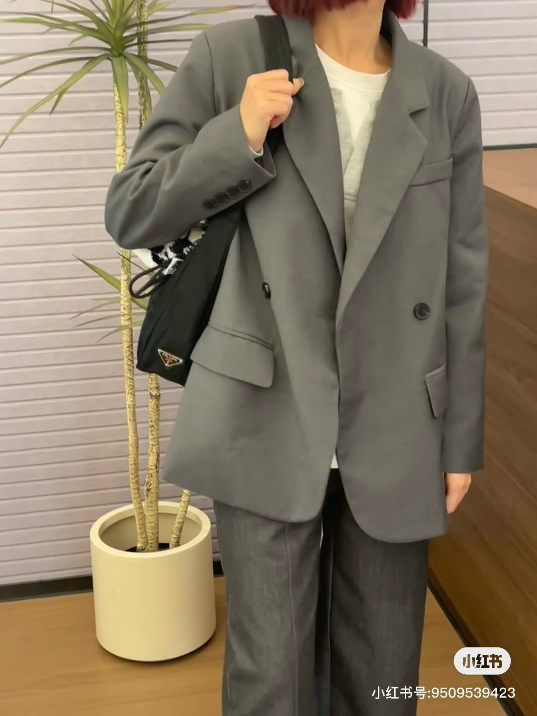 양 공장 / 프라다 나일론 겨드랑이 가방