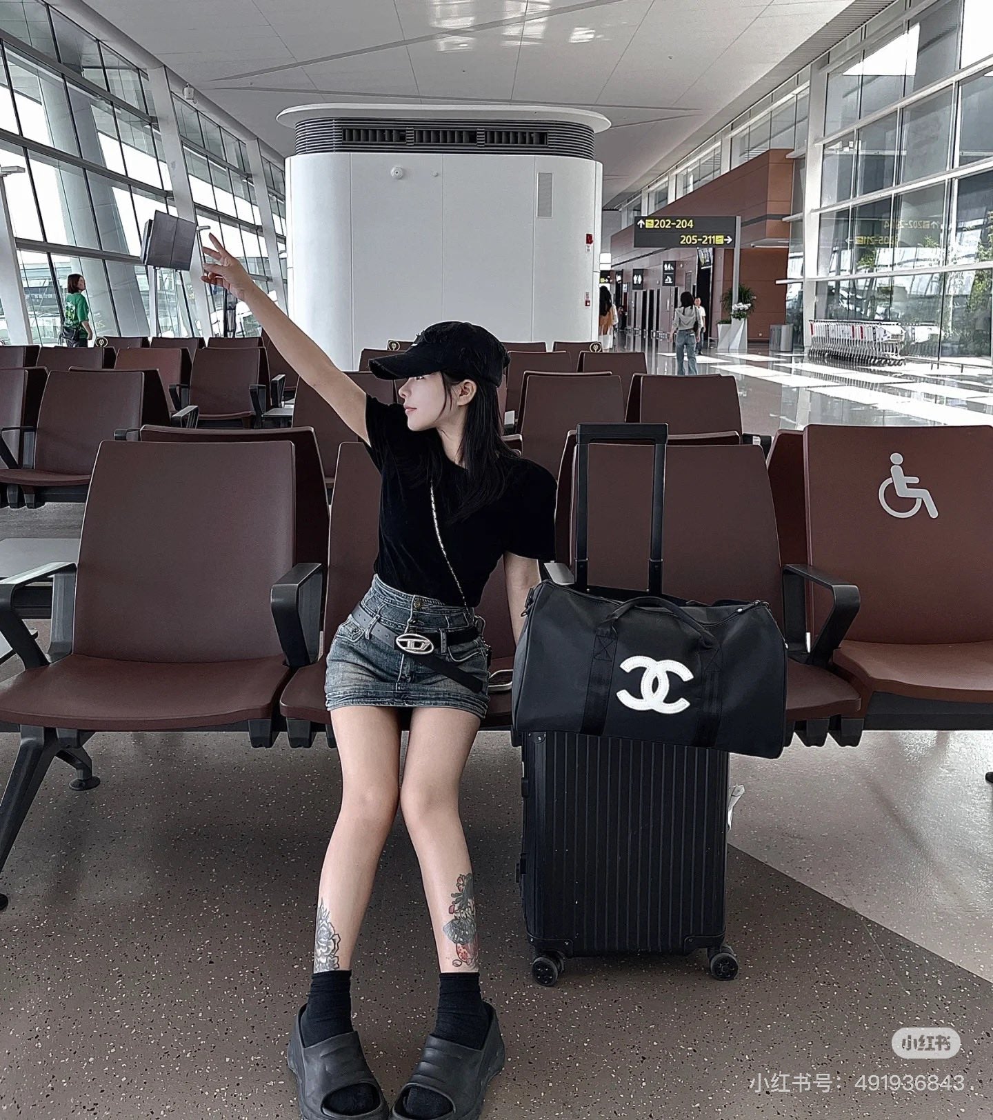 양 공장 / 샤넬 여행 가방