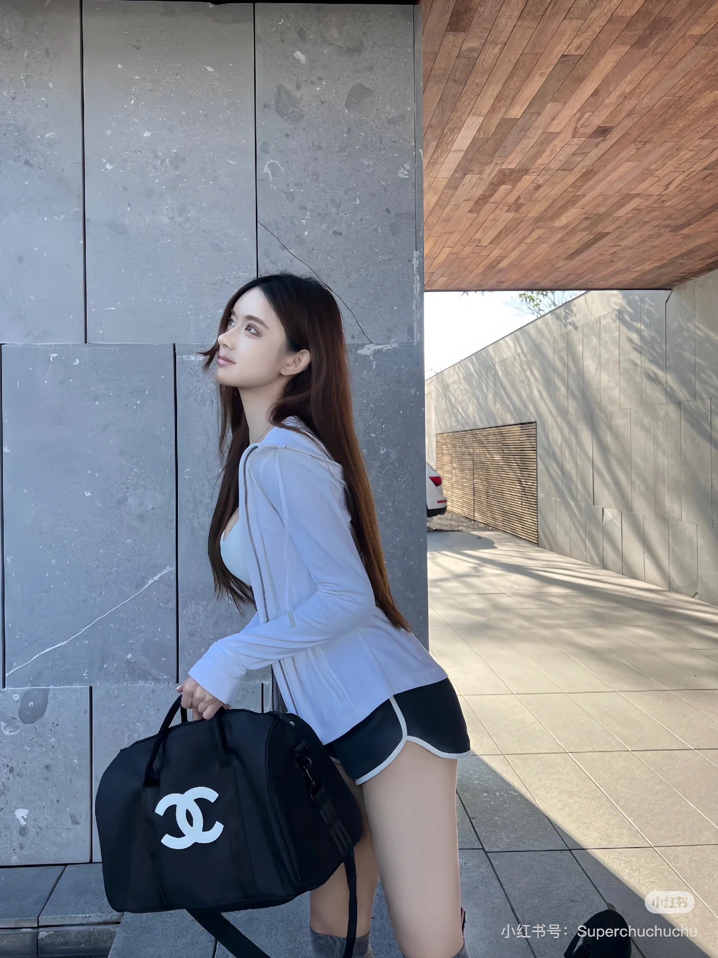 양 공장 / 샤넬 여행 가방