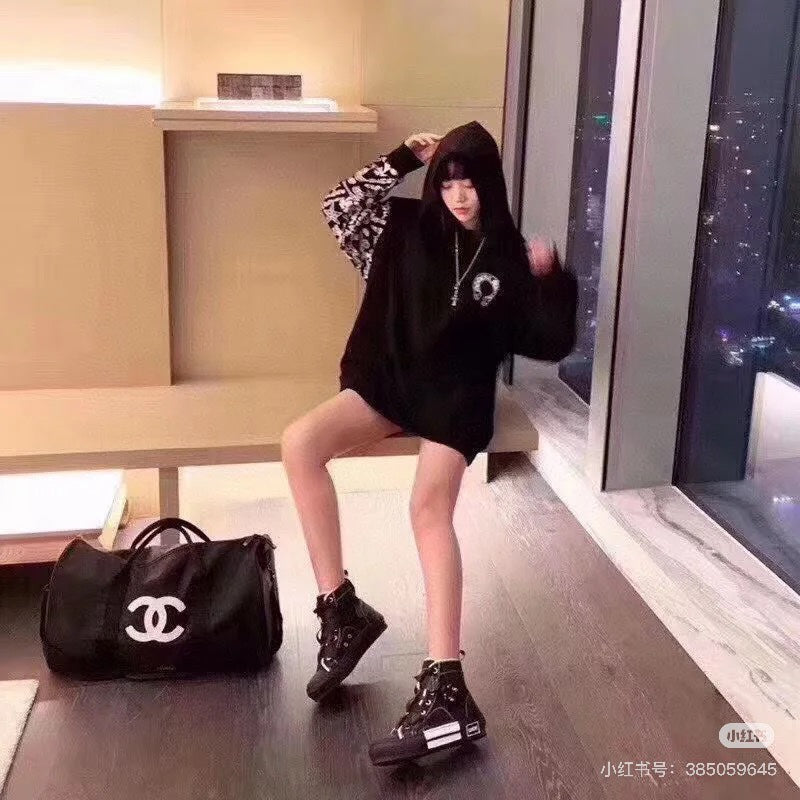 양 공장 / 샤넬 여행 가방