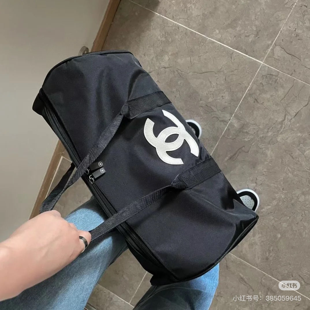 양 공장 / 샤넬 여행 가방