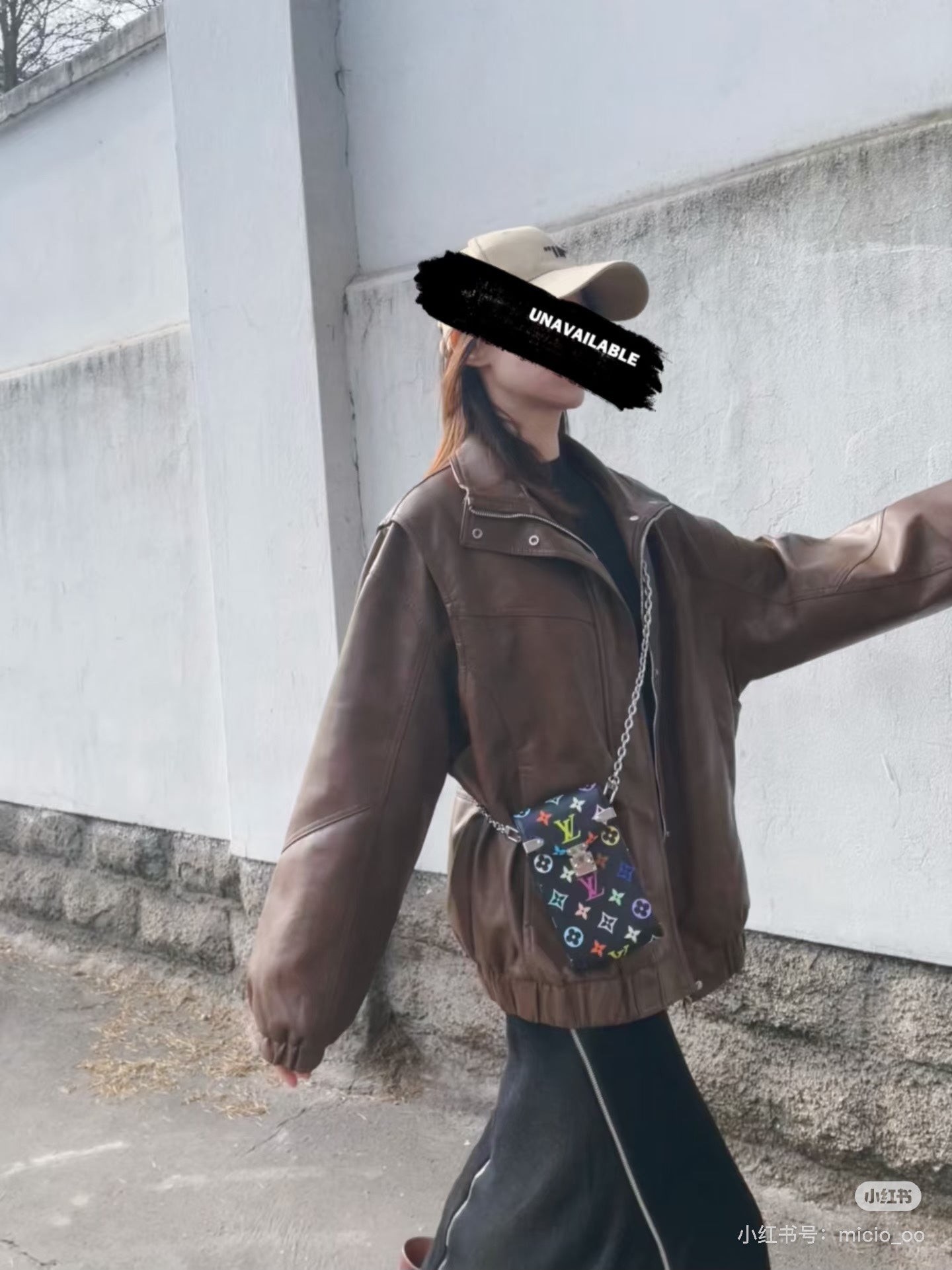 양 공장 / 루이비통 핸드폰 가방
