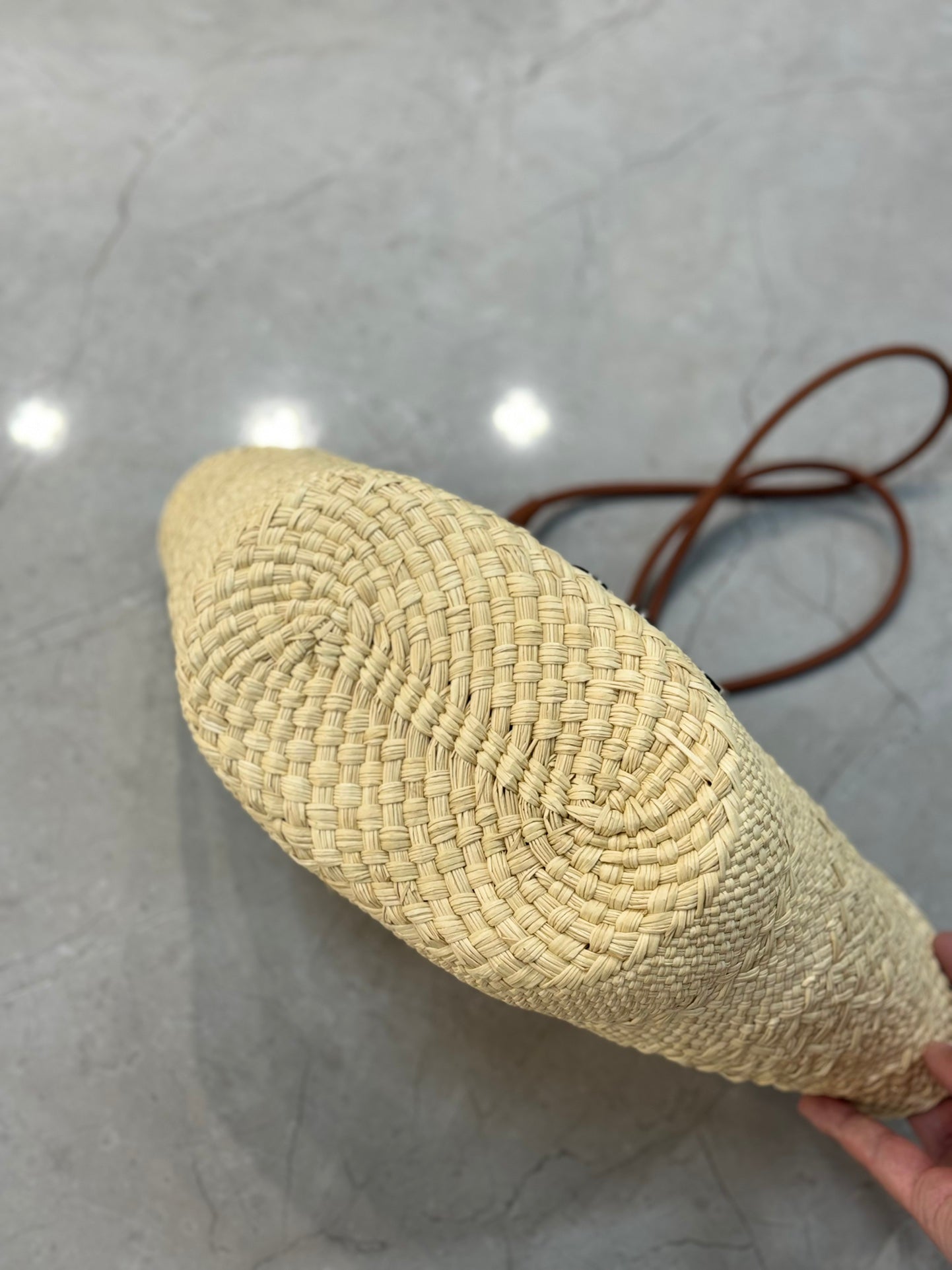 양 공장 / 로에베 밀짚 가방