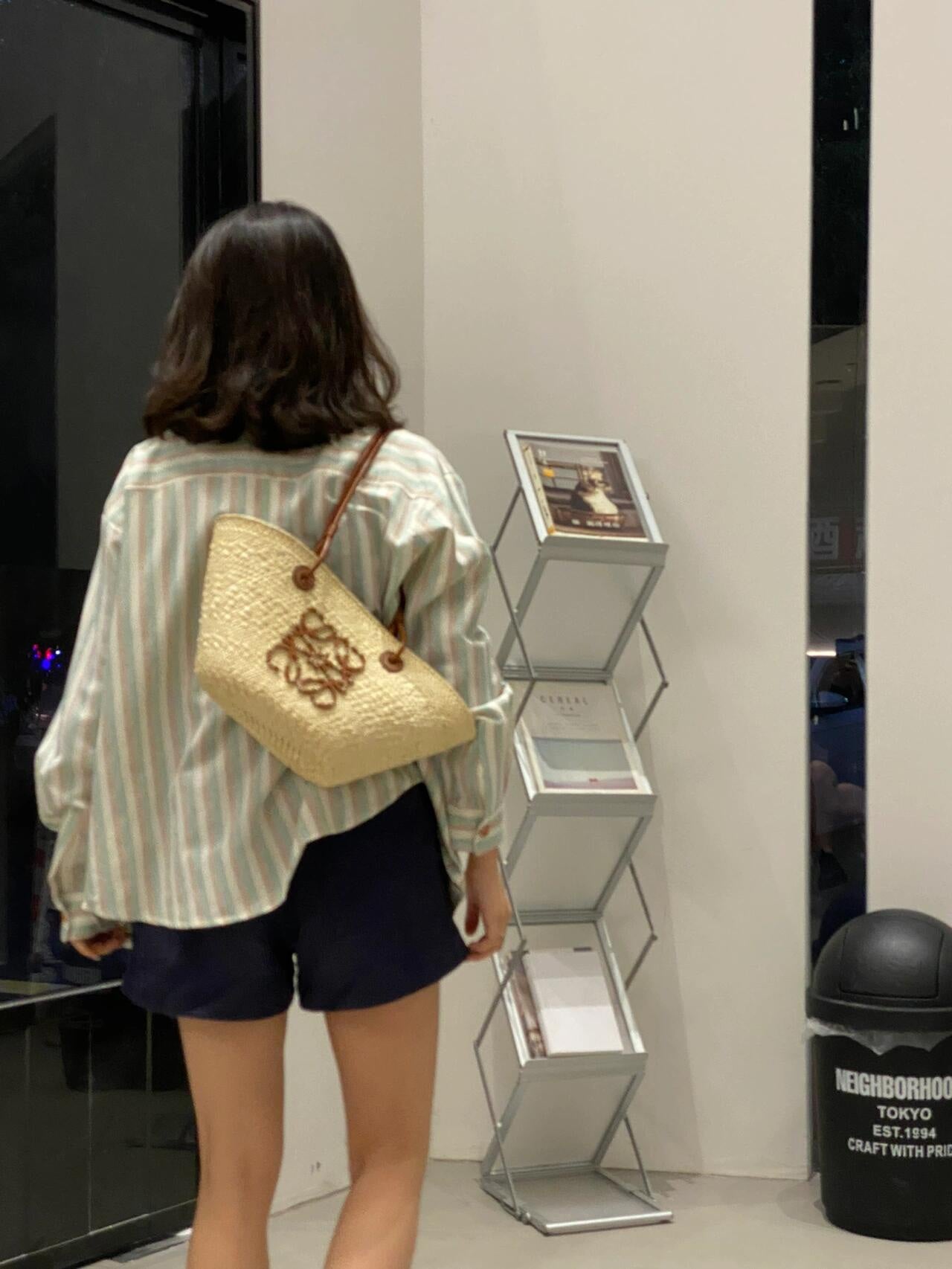 양 공장 / 로에베 밀짚 가방