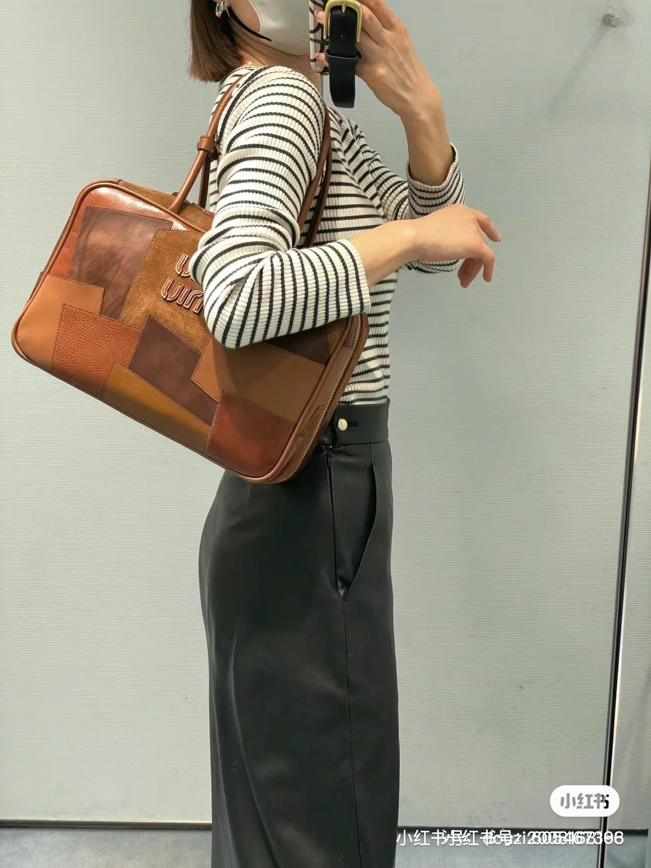 양 공장 / 미우미우 패치 서류가방