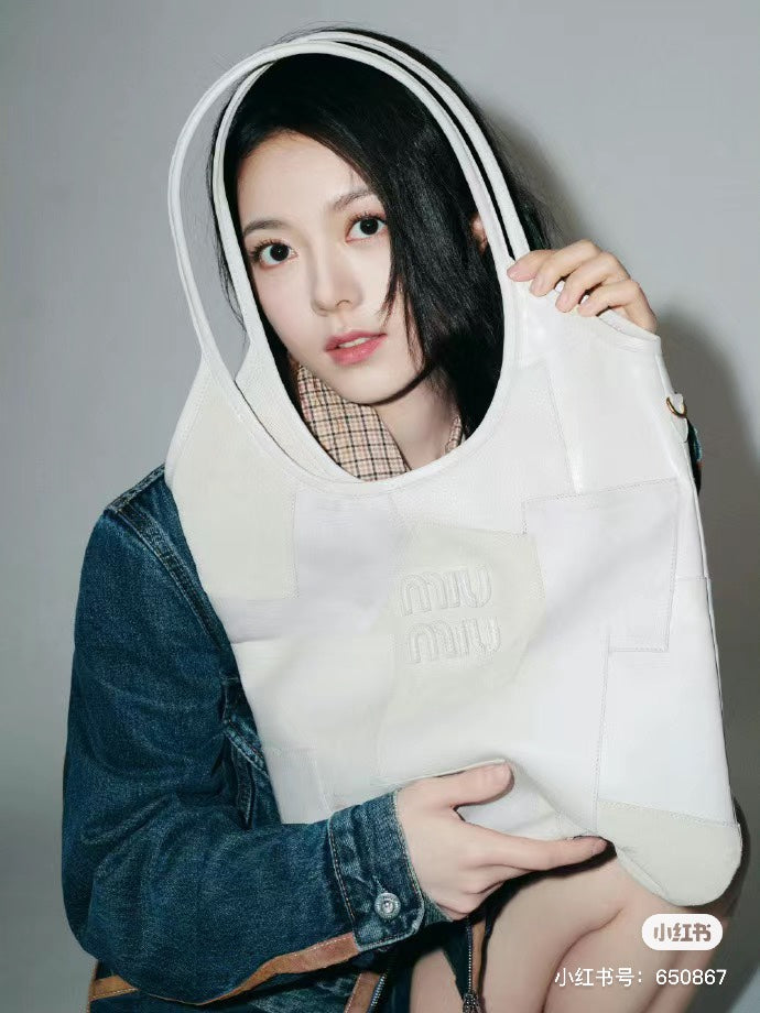 양 공장 / 미우미우 패치 쇼퍼백