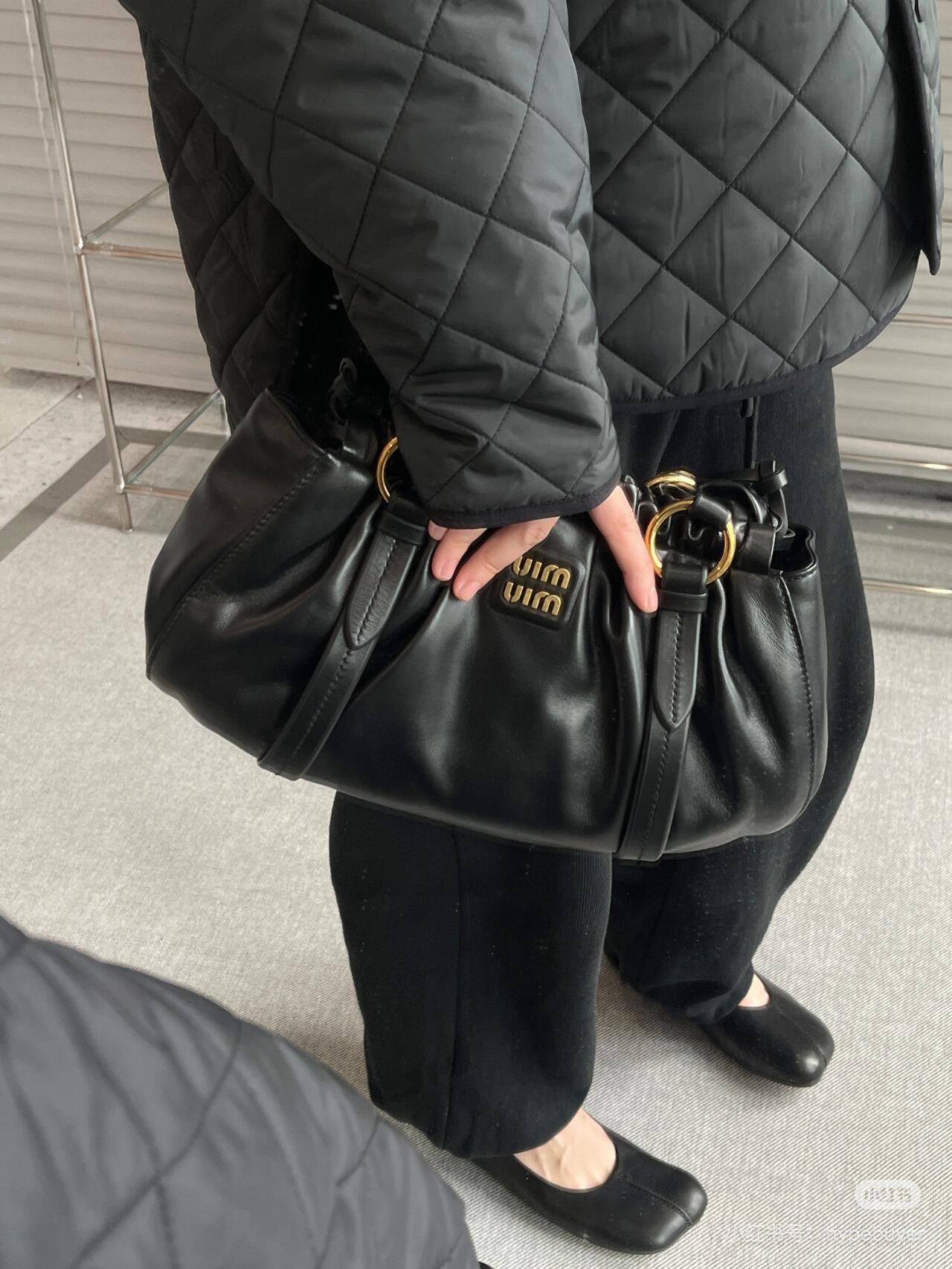 양 공장 / 미우미우 물만두 가방