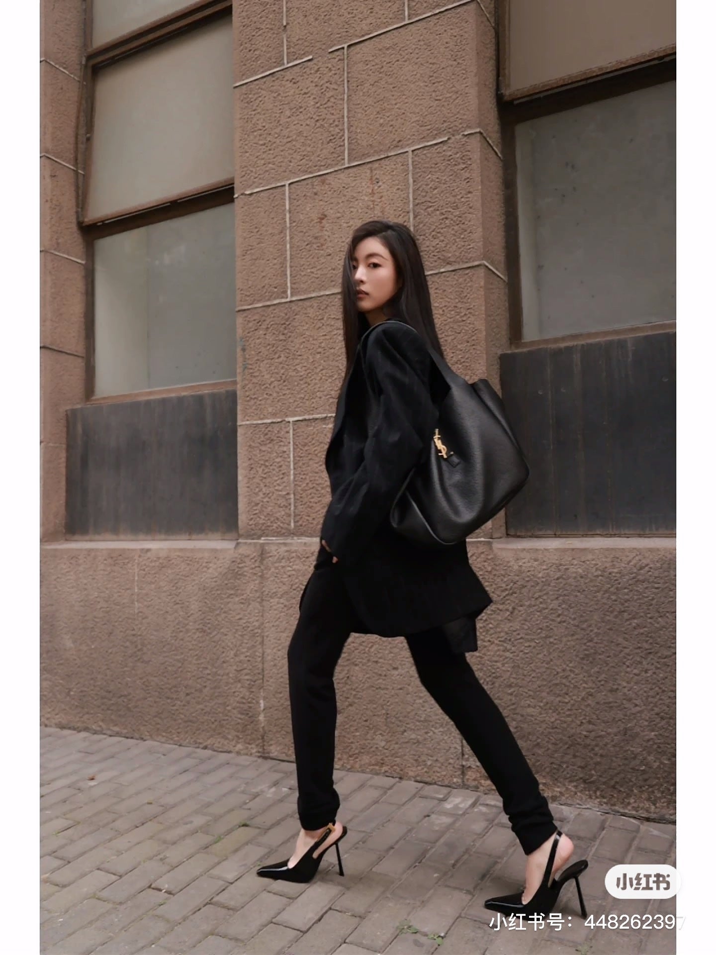 양 공장 / 생로랑 토드 백