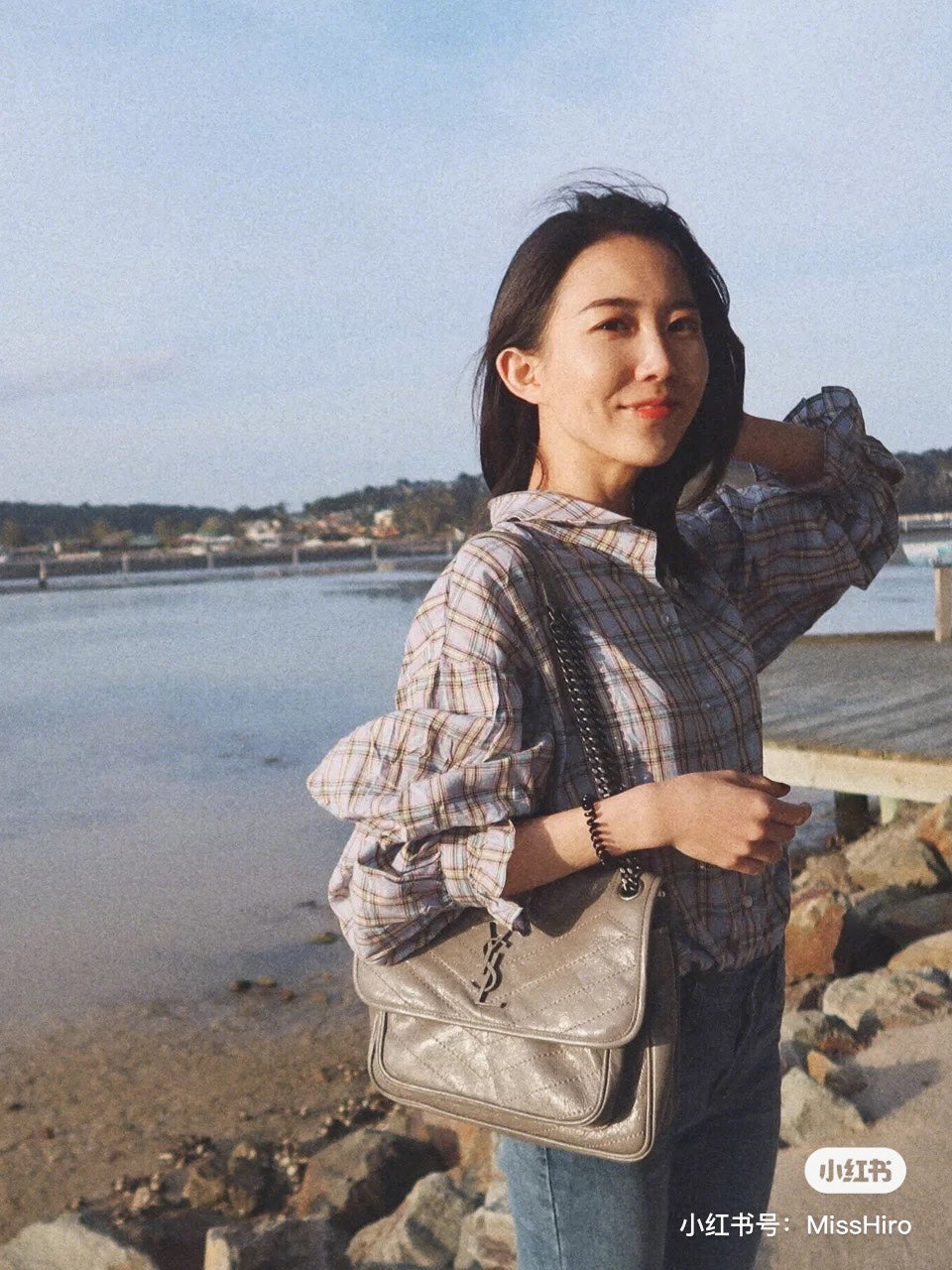 양 공장 / 생로랑 체인 백