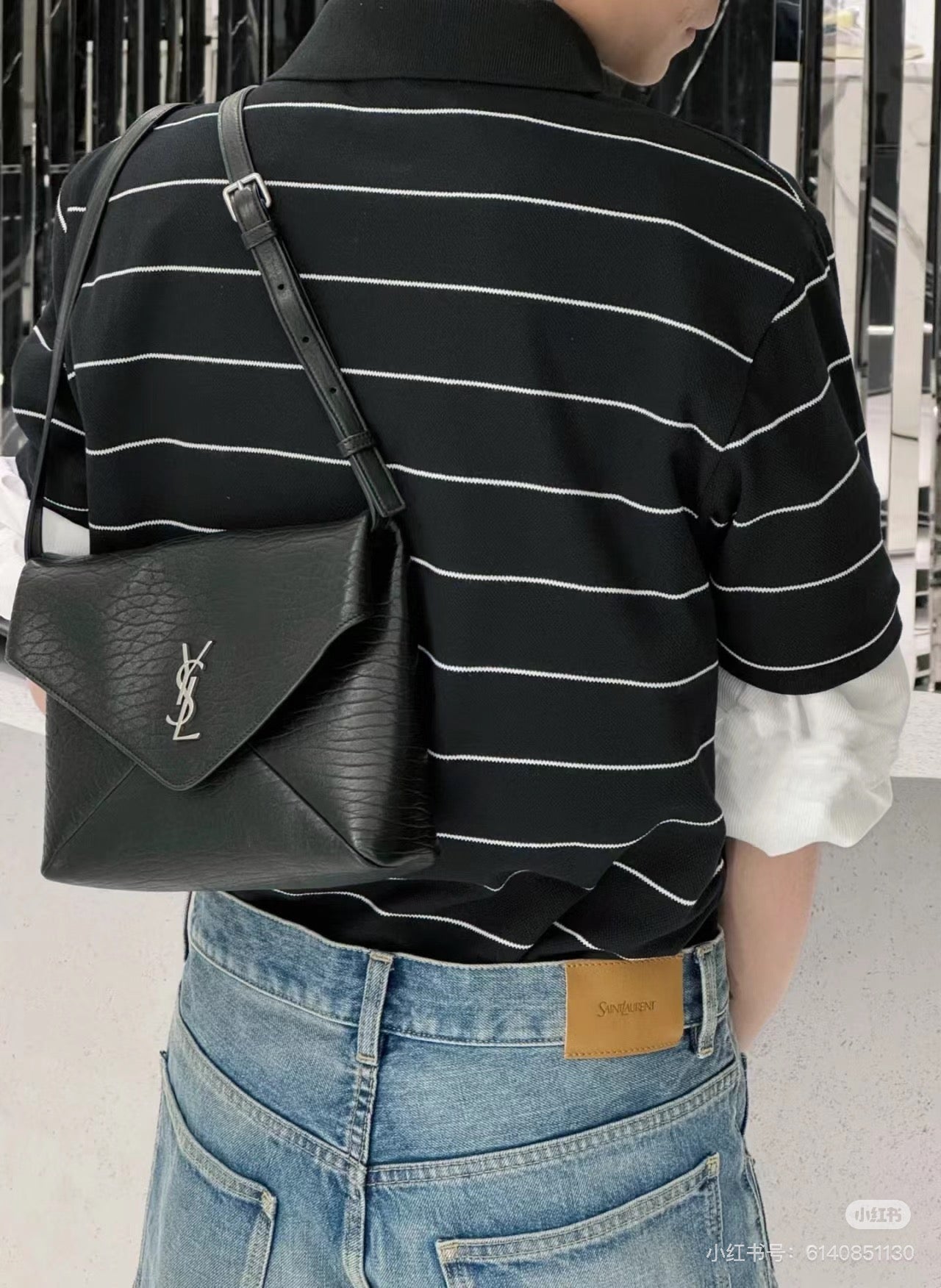 양 공장 / 생로랑 봉투 가방