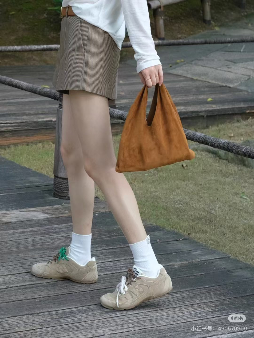양 공장 / The Row 클러치백