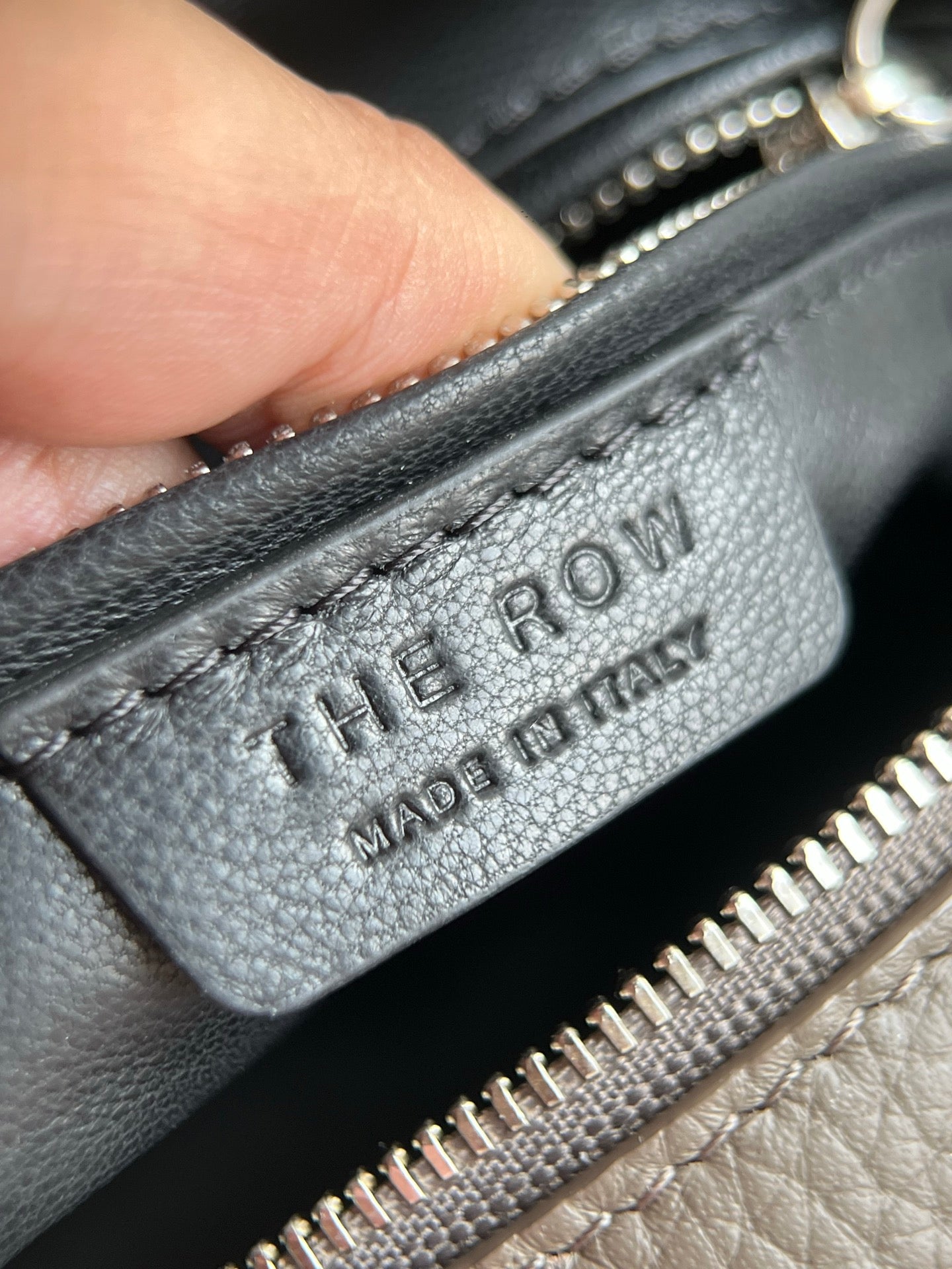 양 공장 / The Row 조개모양가방