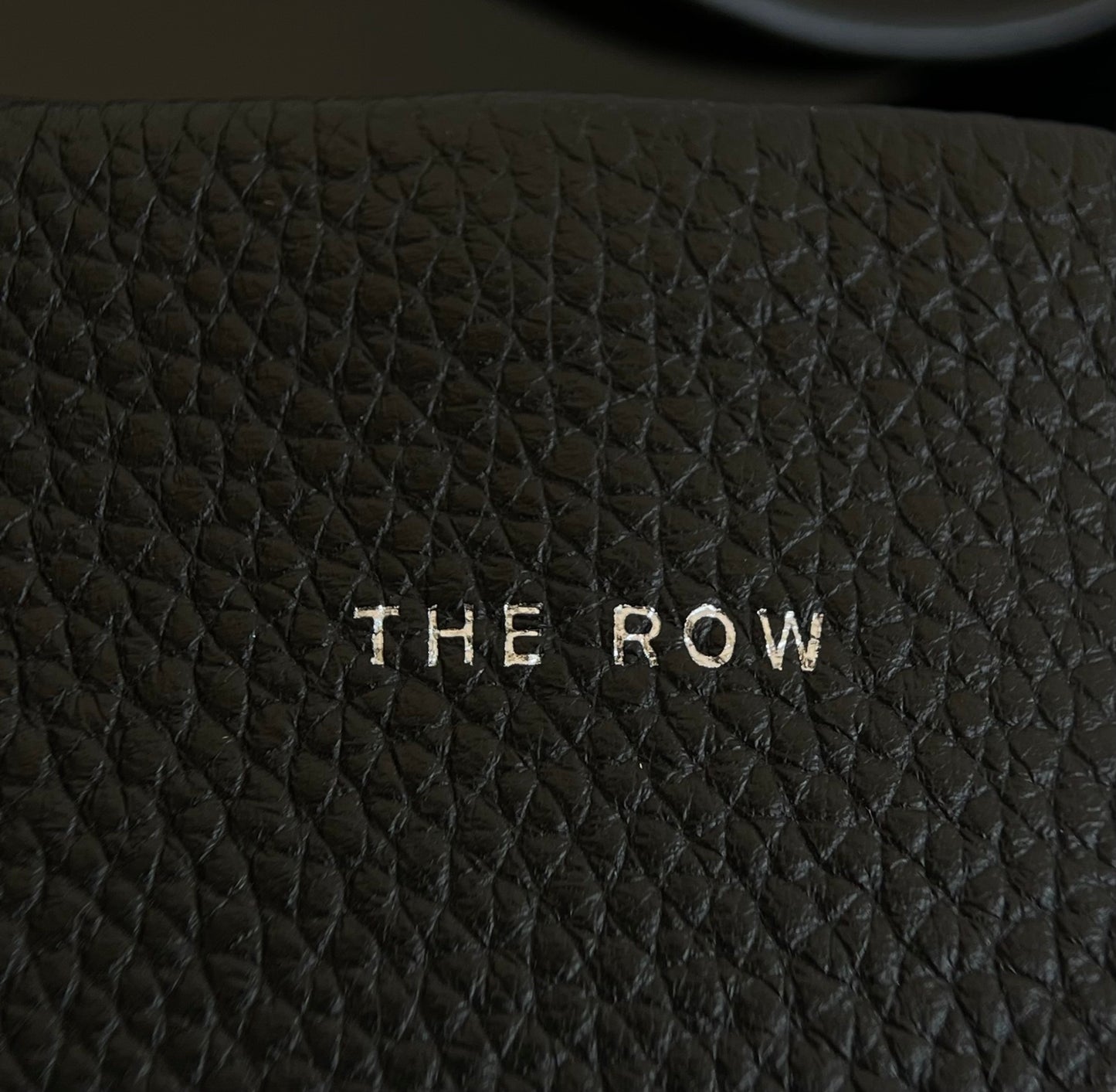 양 공장 / The Row 버킷 백