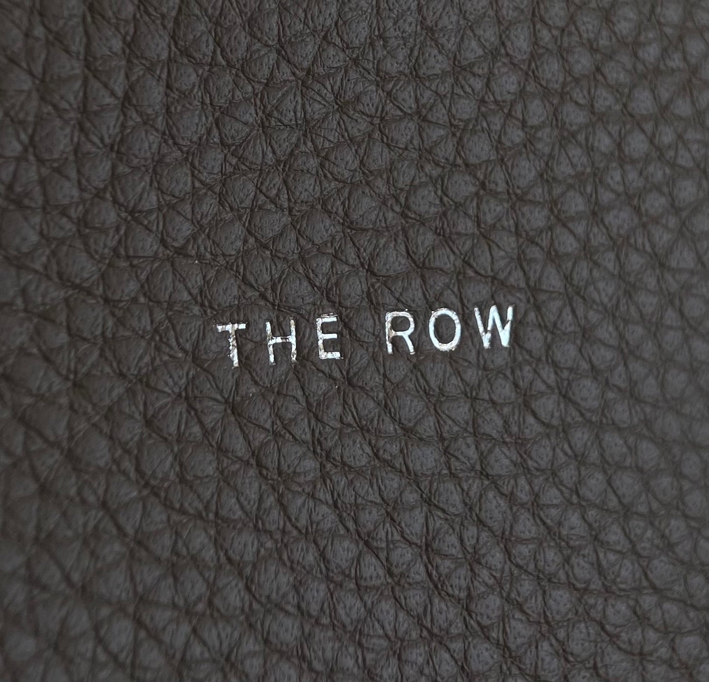 양 공장 / The Row 버킷 백