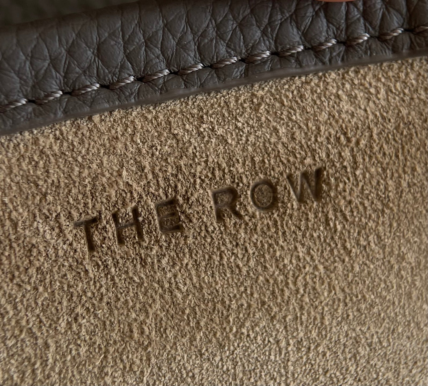 양 공장 / The Row 버킷 백