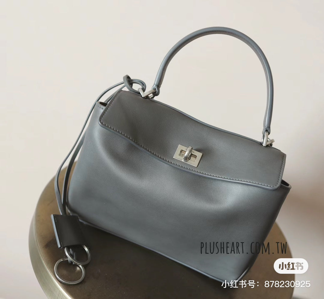 양 공장 / 발렌시아가 핸드백
