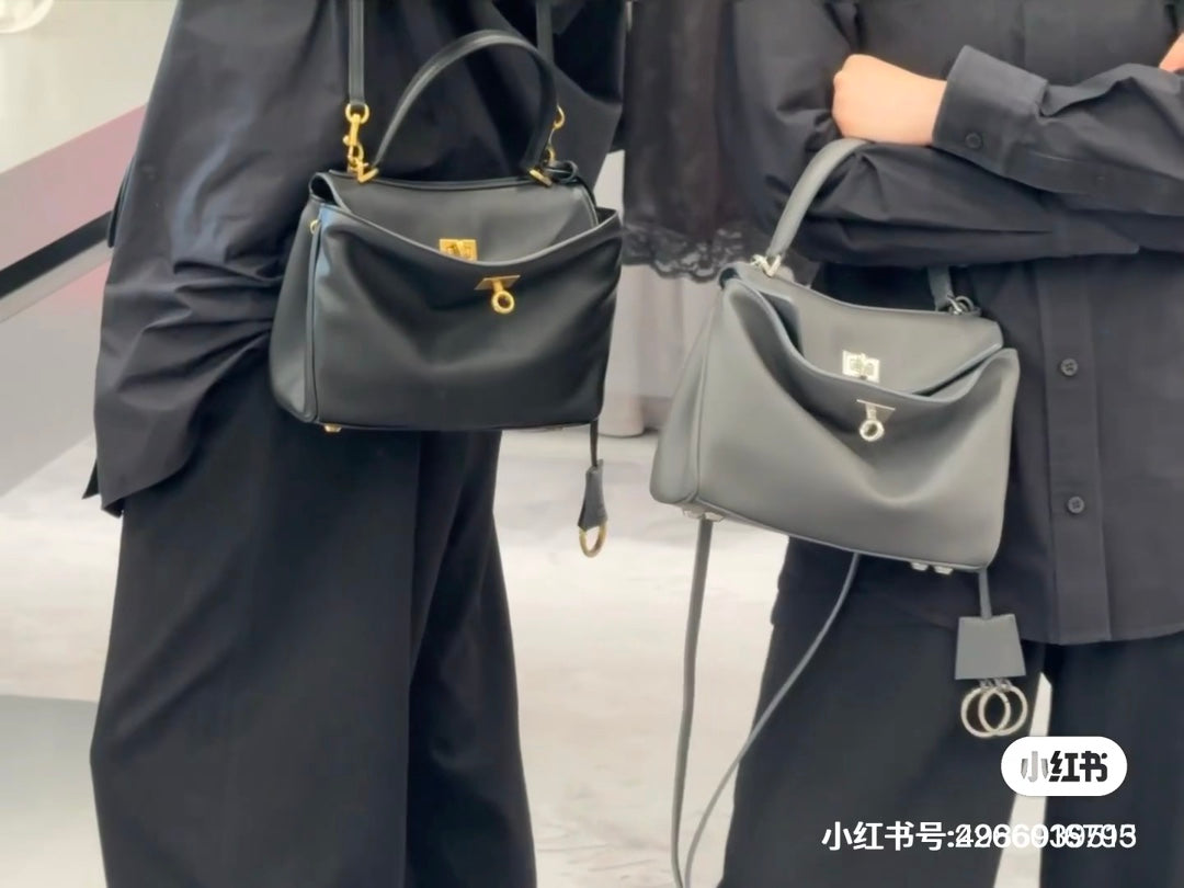 양 공장 / 발렌시아가 핸드백