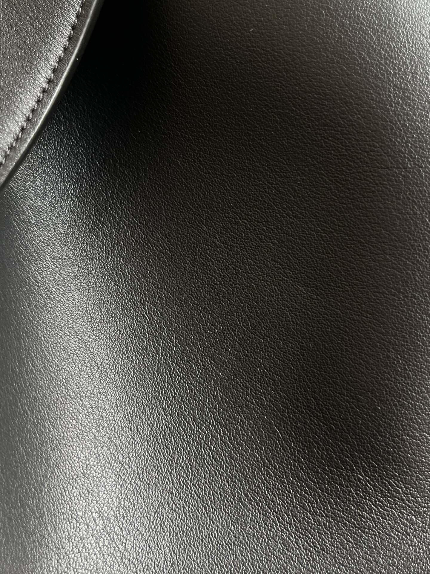양 공장 / 발렌시아가 핸드백