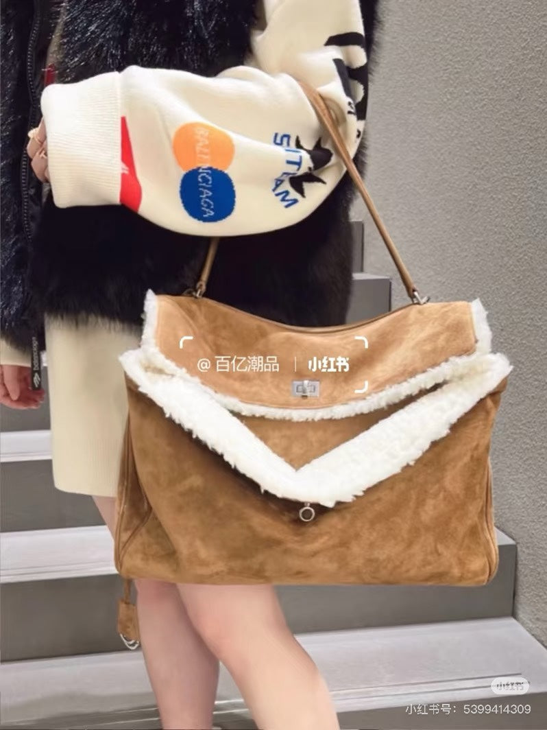 양 공장 / 발렌시아가 테디베어 가방