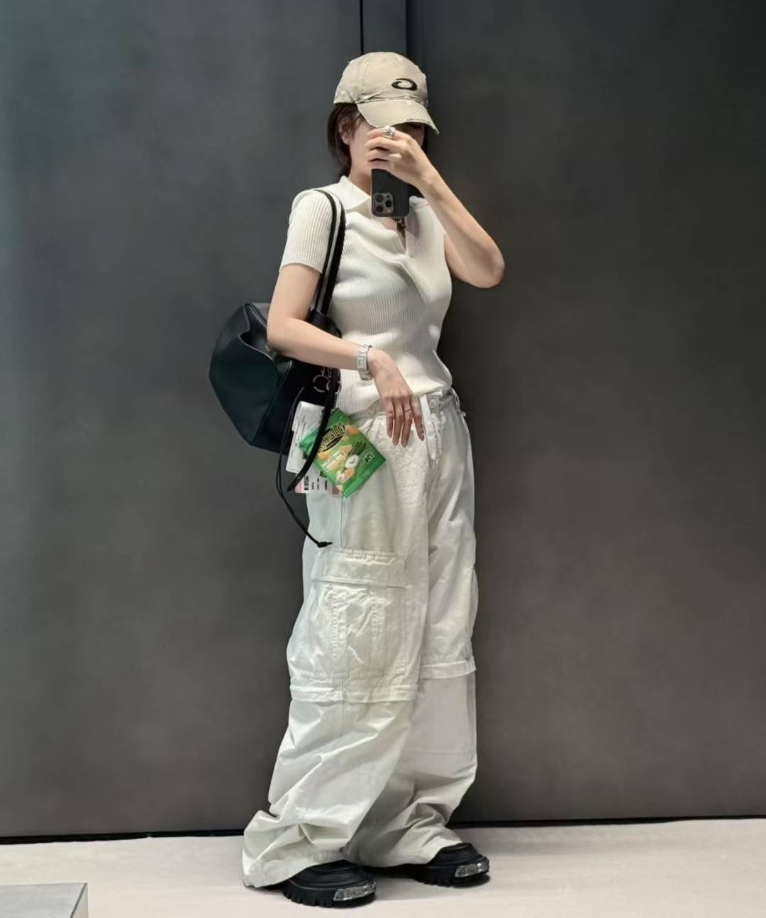 양 공장 / 발렌시아가 볼링백