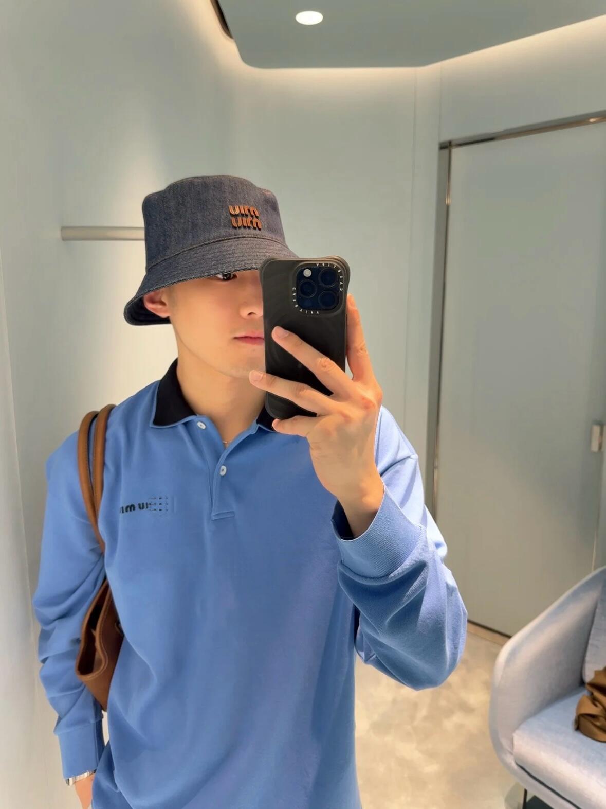R공장 / 미우미우 남성 여성 폴로 셔츠