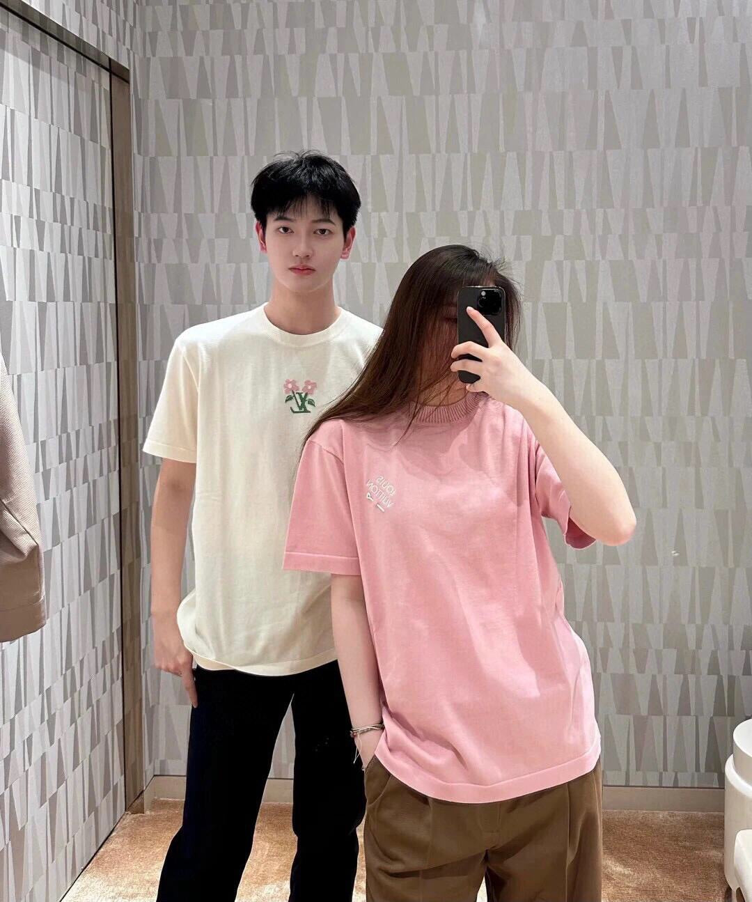 R공장 / 루이비통 남성 여성 로고 반팔