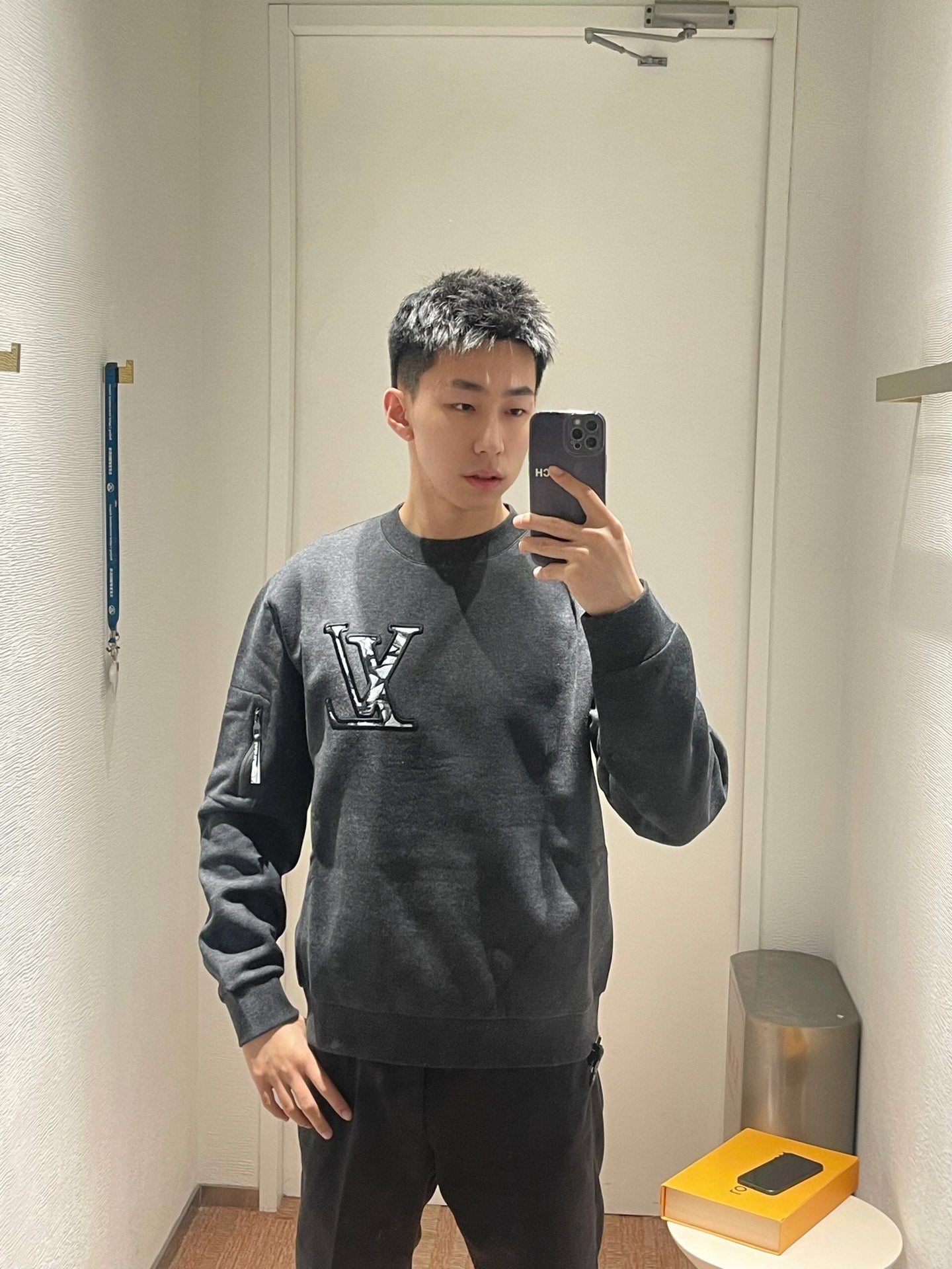 R공장 / 루이비통 남성 라운드 긴팔
