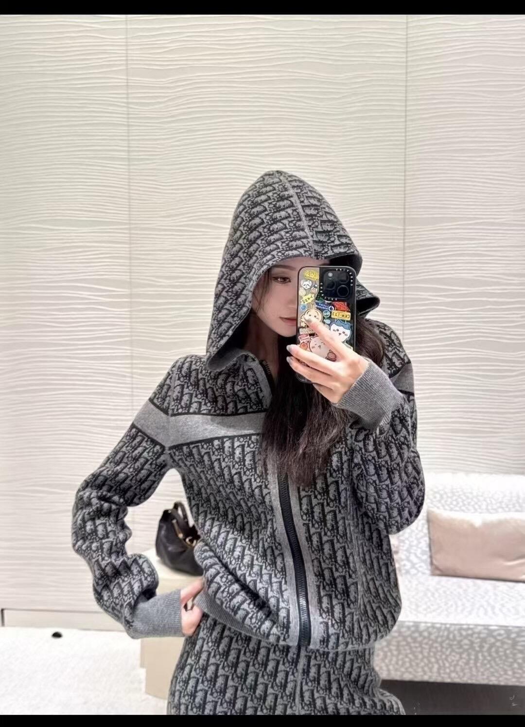 R공장 / 디올 여성 양면 니트