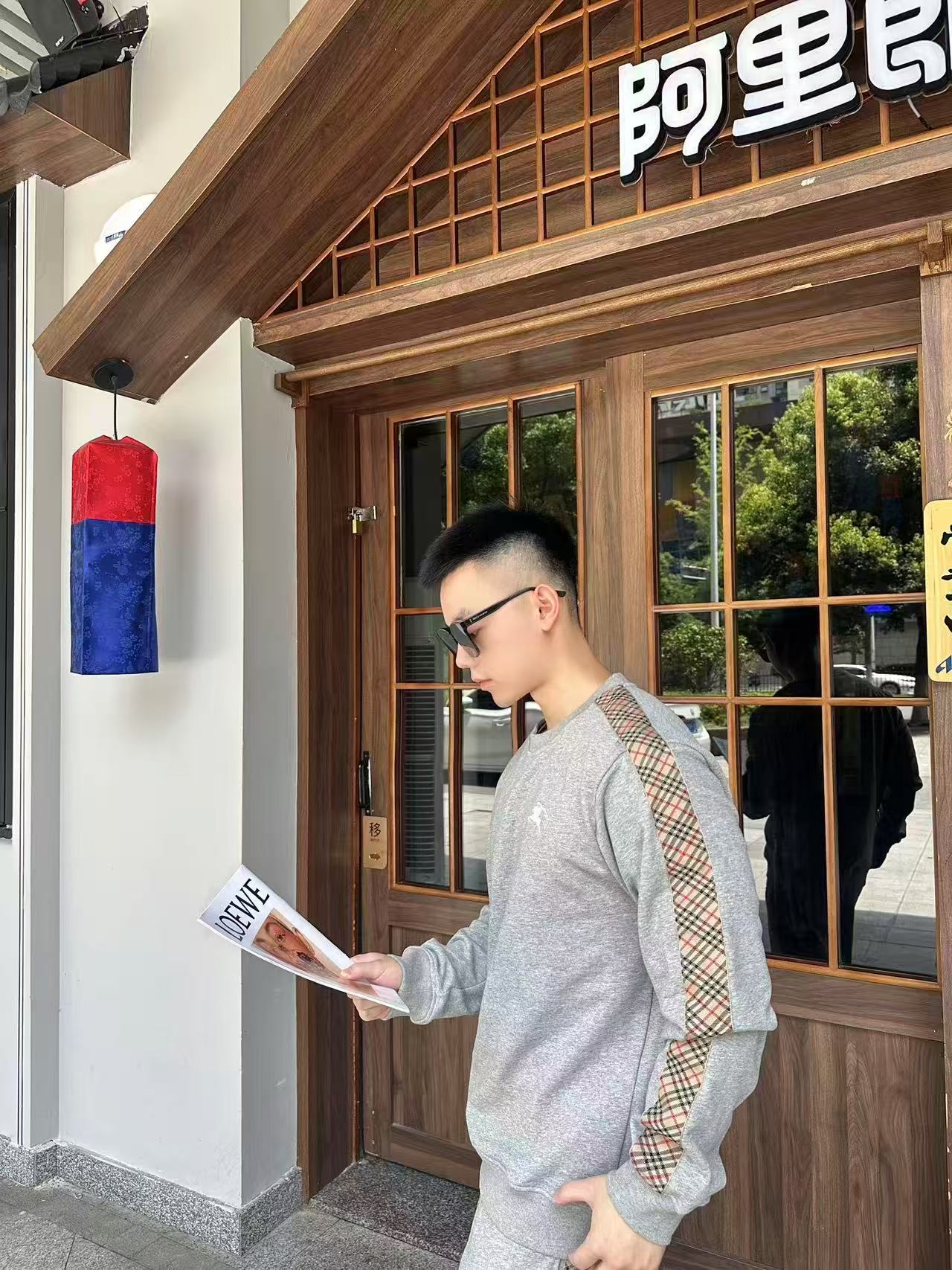 체인2호 / 버버리 남성 라운드 맨투맨