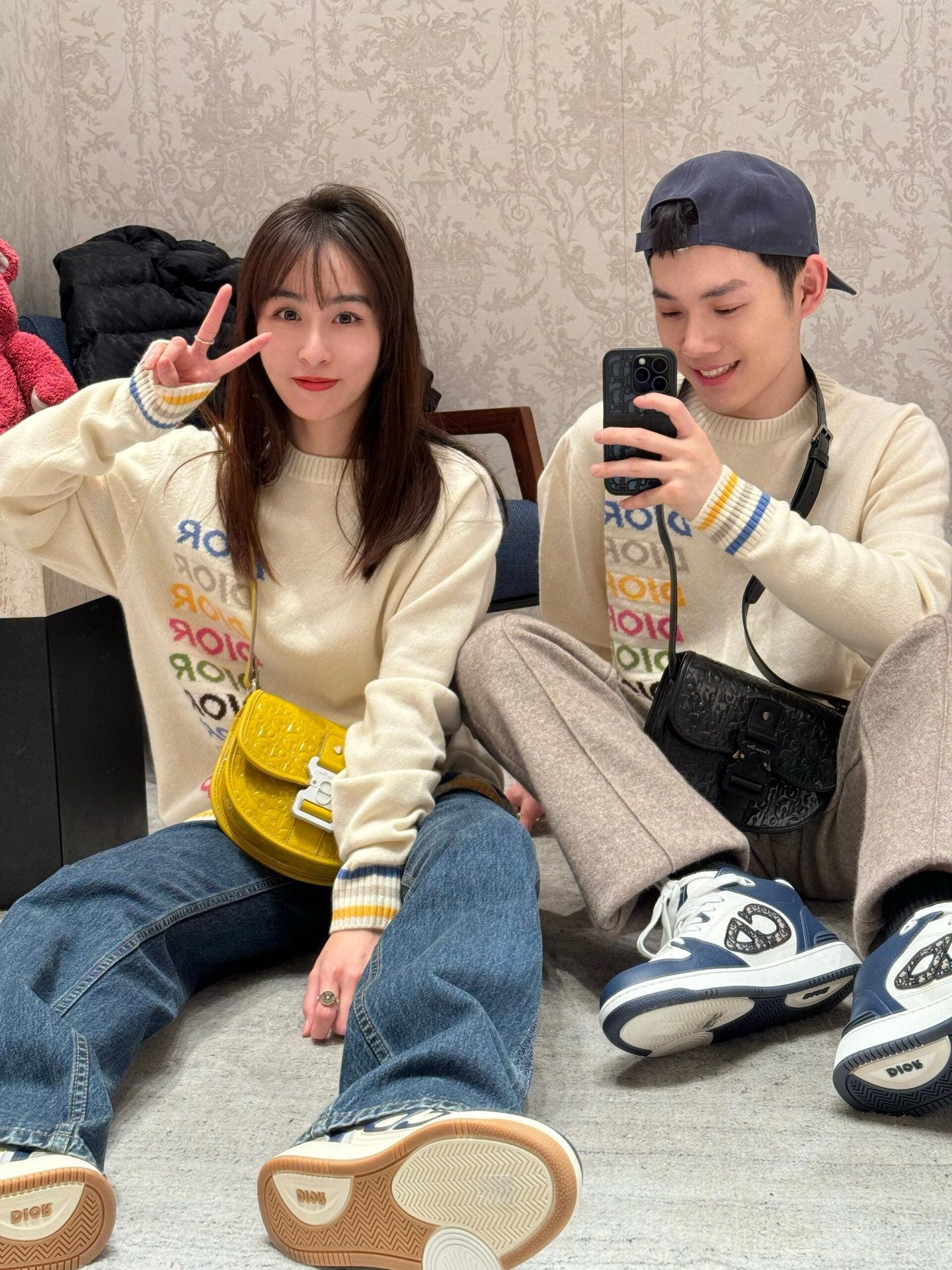 R공장 / 디올 남성 니트