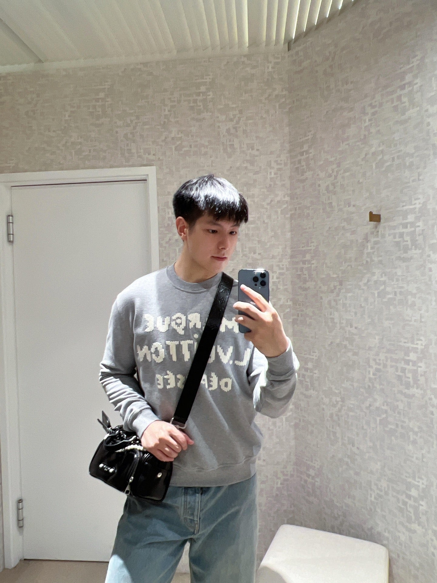 R공장 / 루이비통 남성 맨투맨