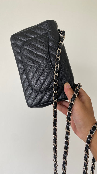 T무역/ 샤넬 쉐브론 뉴미니 20cm