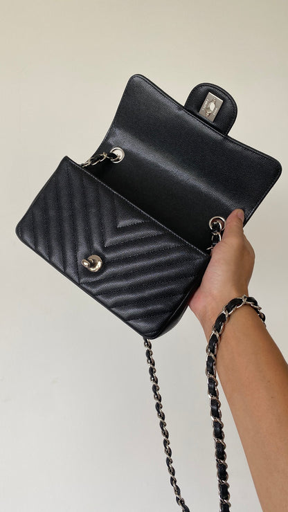T무역/ 샤넬 쉐브론 뉴미니 20cm