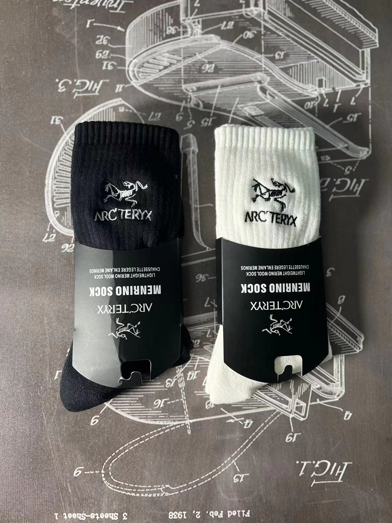 CND /아크테릭스 양말