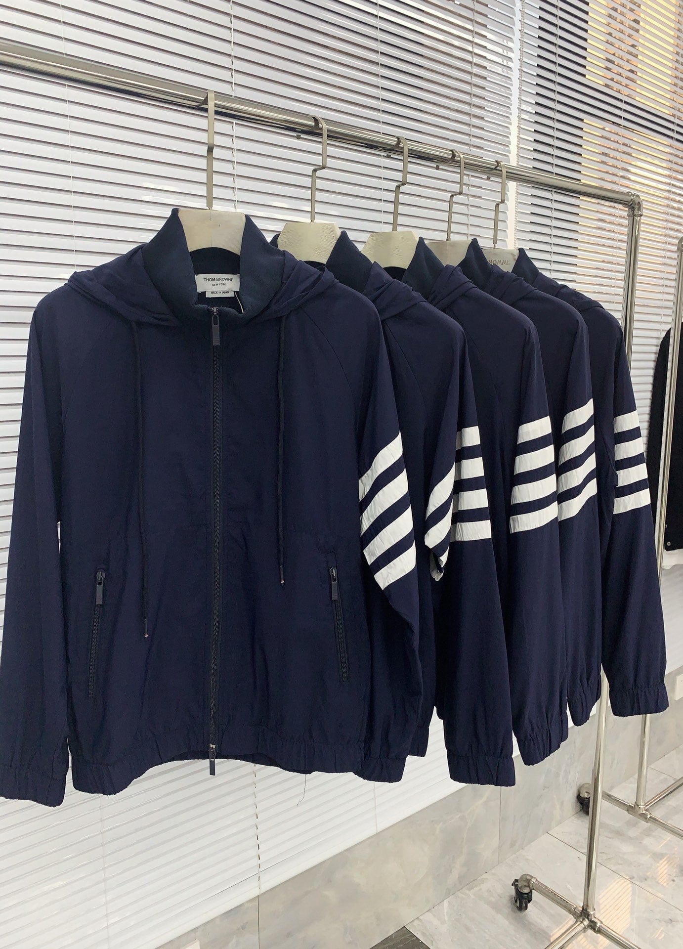 테일러백 / 톰브라운 자켓