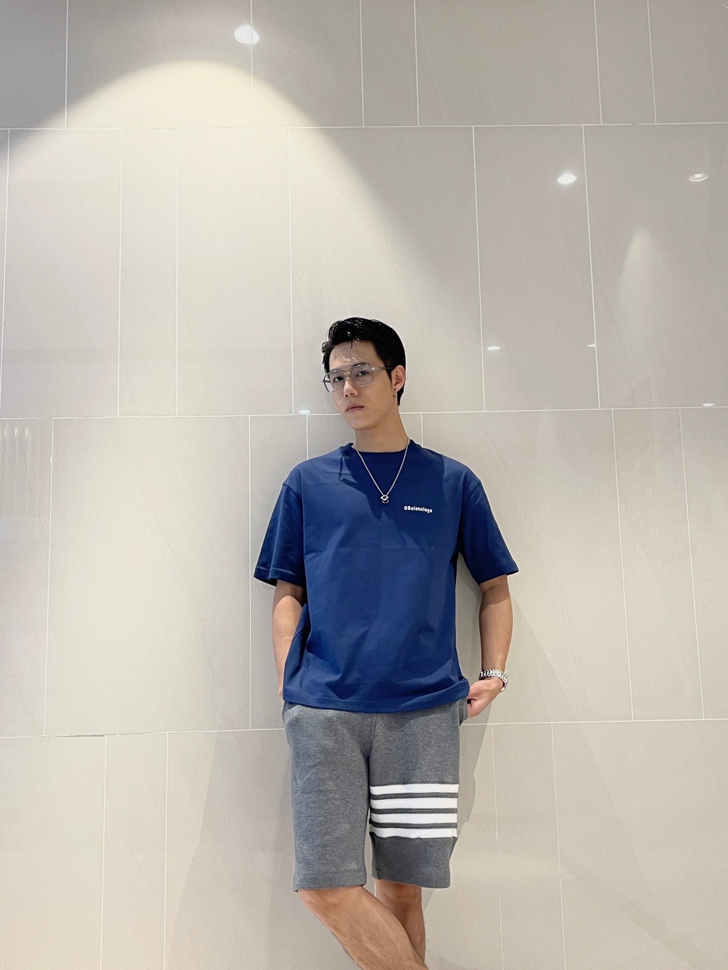 TJ / 발렌시아가 더블B 스몰 로고 자수 반팔 티셔츠
