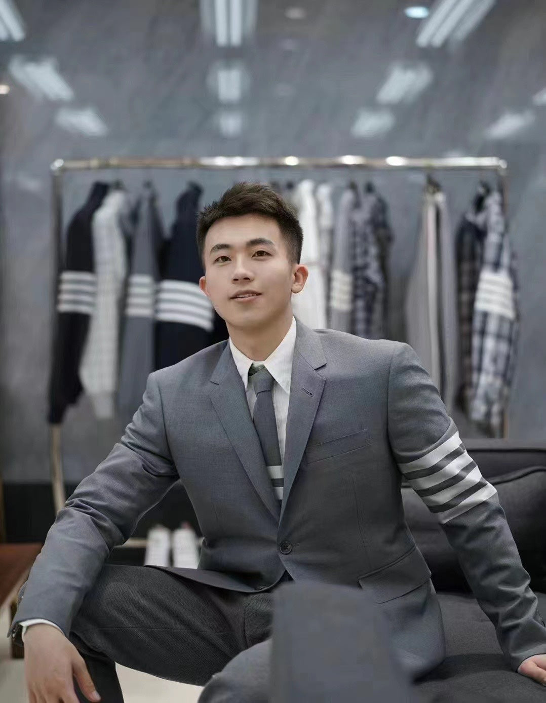 대리석 / 톰브라운 스트라이프 수트