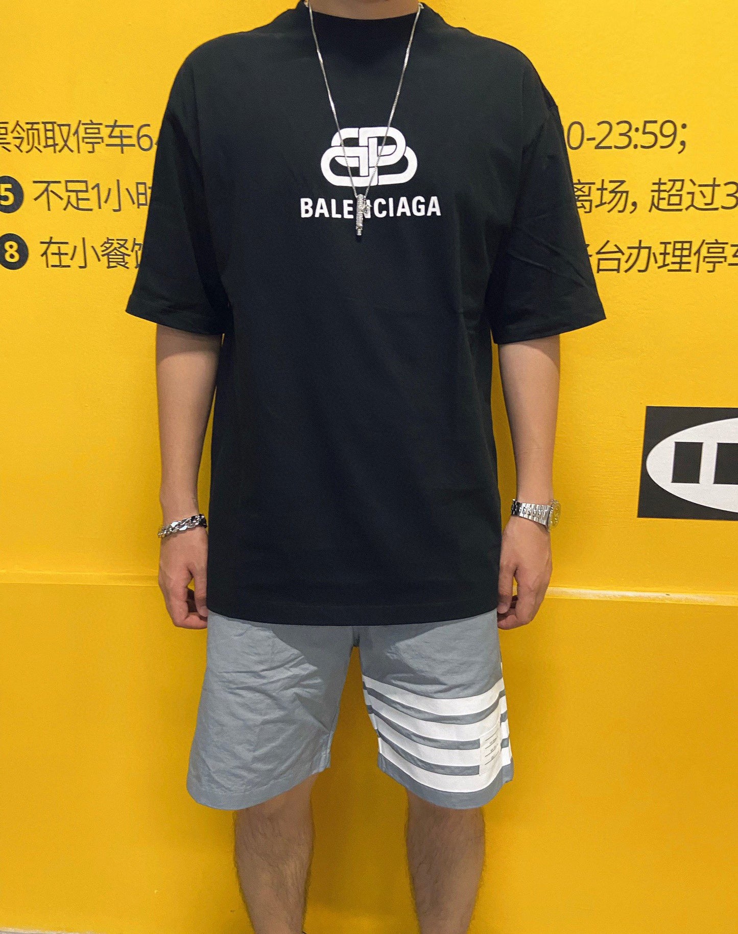 테일러백 / 톰브라운 반바지