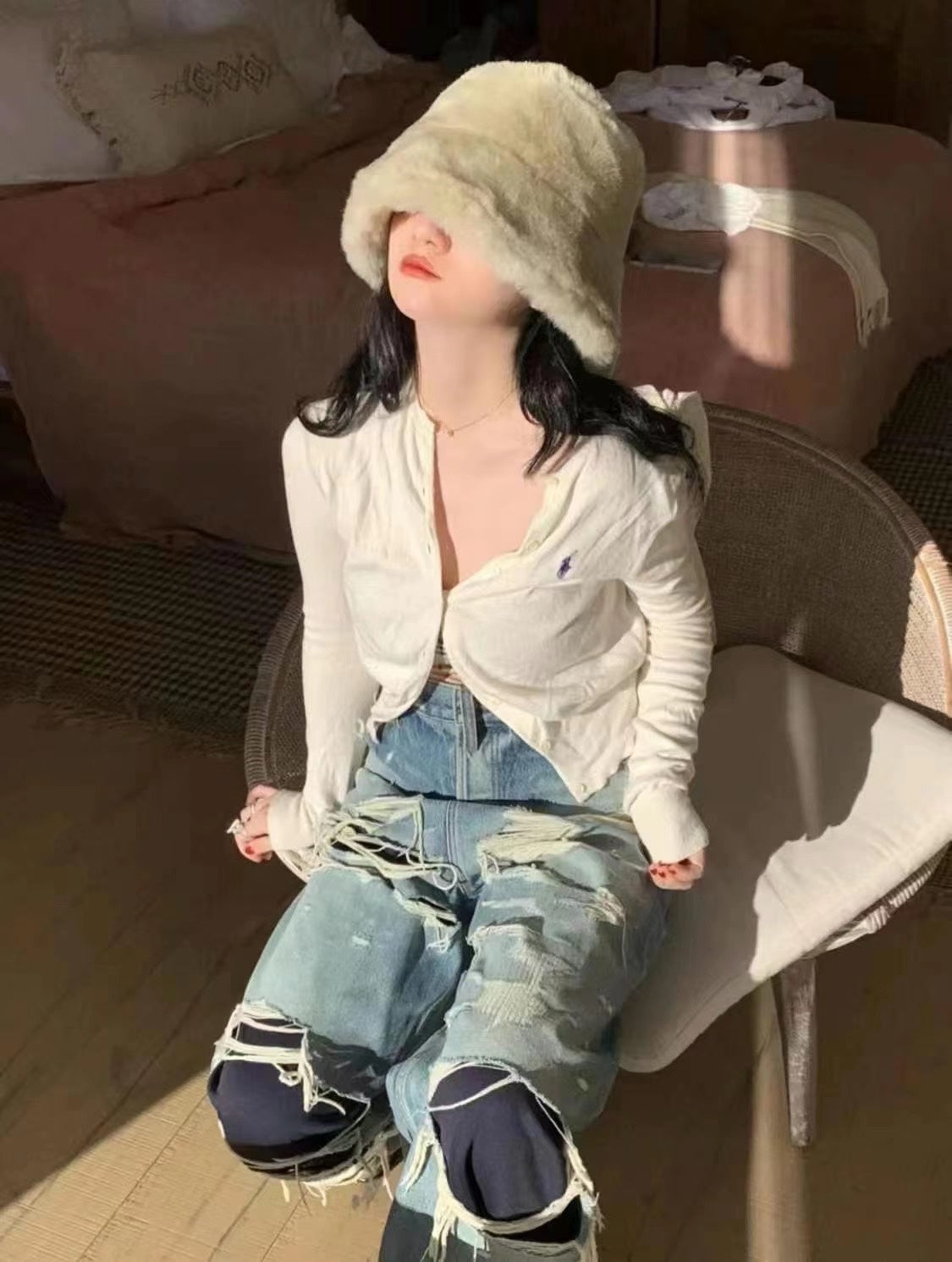 계단집 / 발렌시아가 청바지